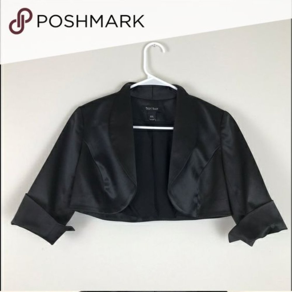 White House Black Market cropped cuff satin blazer In perfect condition size XXS